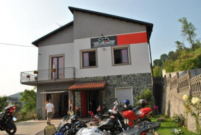 Italian Piston House Sport Moto Rent, Millesimo